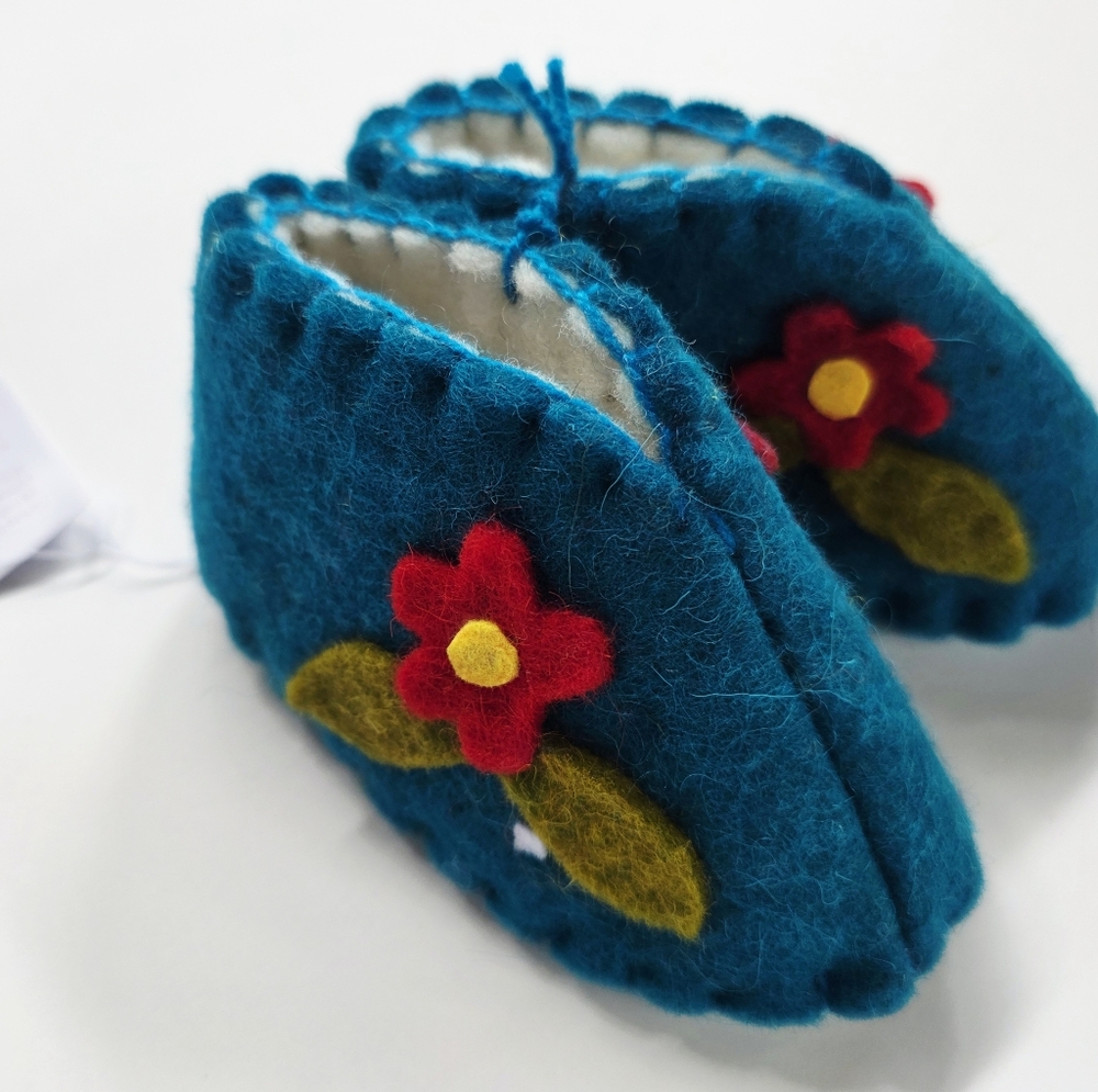 Felt baby booties